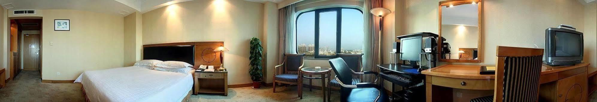 Crown Hotell Wuhan Exteriör bild